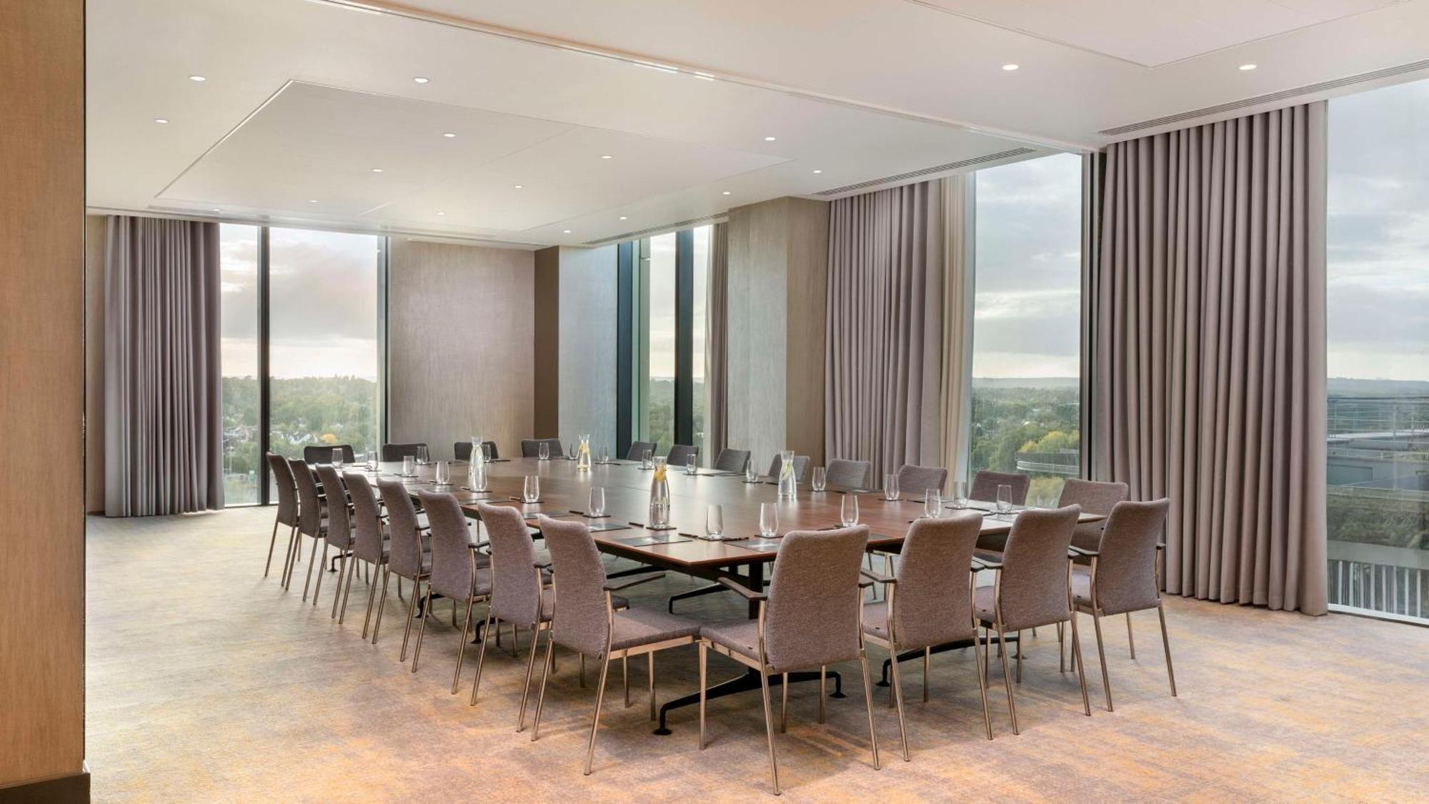 Hilton Woking酒店 外观 照片