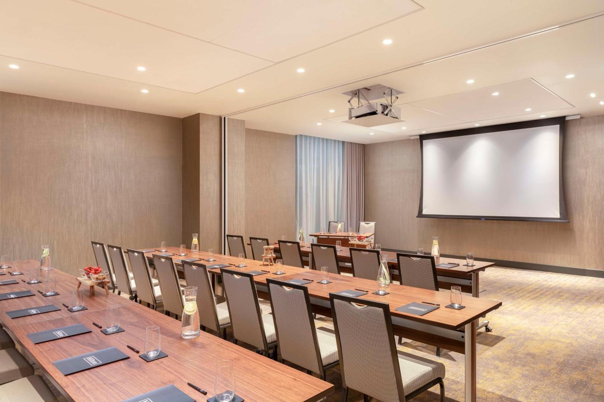 Hilton Woking酒店 外观 照片