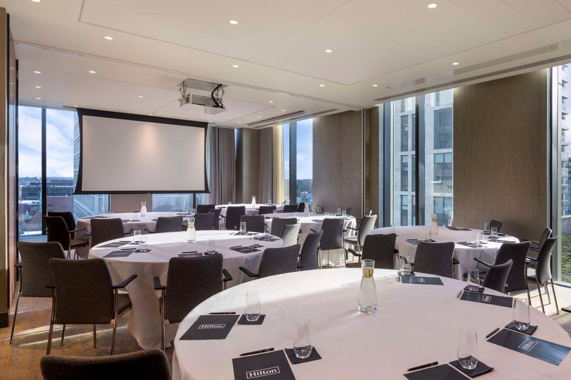 Hilton Woking酒店 外观 照片